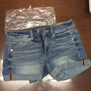 American Eagle Shorts 6 Midi Super Stretch NWT
